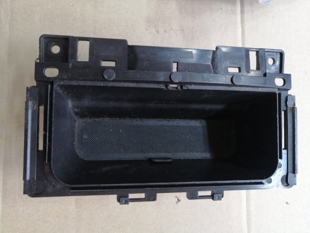 Скринька речової центральної консолі (підлокітника) 4G08641314PK VAG