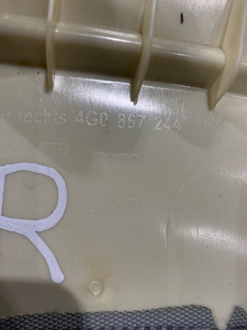 Обшивка стійки кузова внутрішня, середня права 4G0867244HF6 VAG