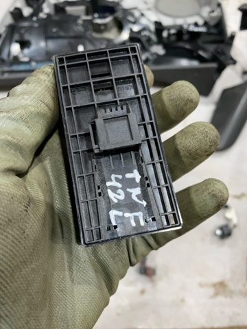 Кнопковий блок керування склопідіймачами передній лівий 4G09598515PR VAG