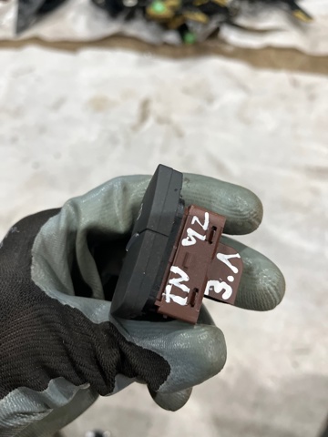 Вимикачі 4G09621075PR VAG