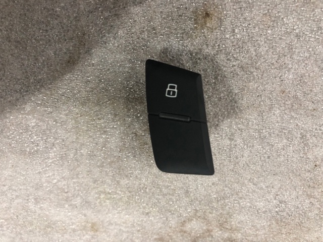 Кнопка центрального замка 4G09621085PR VAG