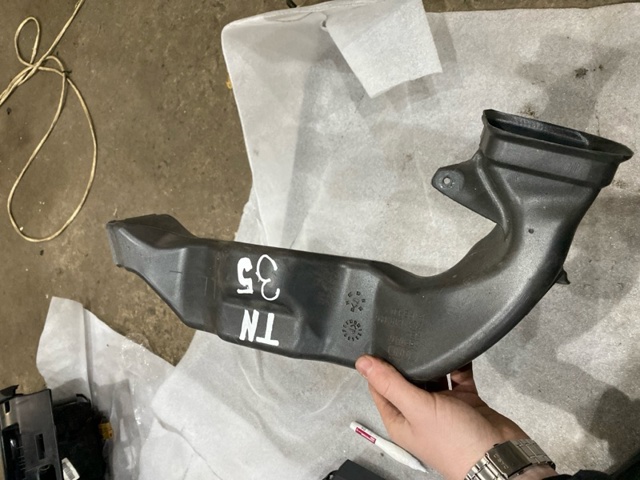 Повітропроводи 4G1819655 VAG