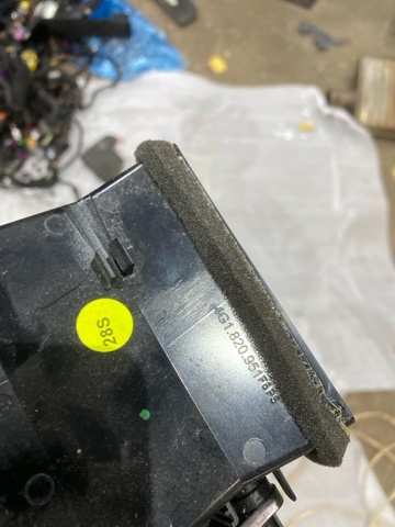 Решітка повітропровода 4G1820951F6PS VAG