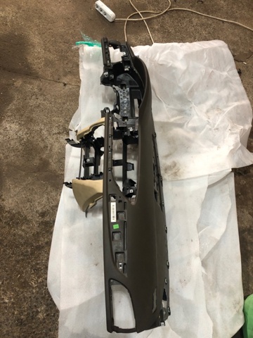Передня панель 4G1857001EJ3 VAG