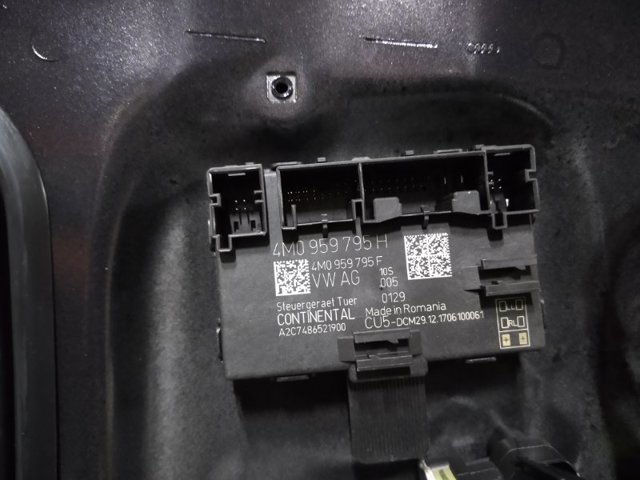 Блок комфорту задніх дверей 4M0959795H VAG