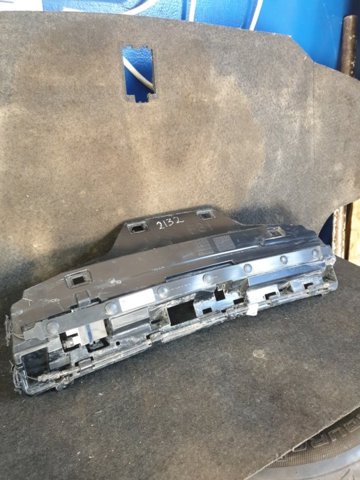 Кронштейн бампера заднього, центральний 51127256921 BMW
