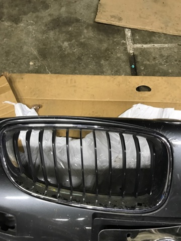 Решітка радіатора права 51135A3D032 BMW