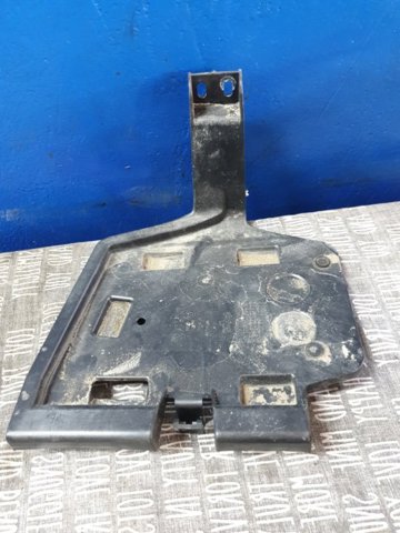 Кронштейн бампера переднього, лівий 51477295817 BMW