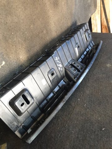 Накладка перегородки 51477351650 BMW