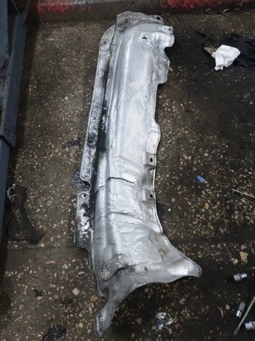 Захист (тепловий екран) вихлопної системи 51487185202 BMW