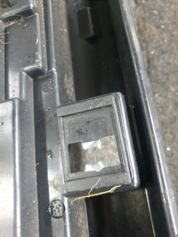 Опора порога (кріплення) 51777256915 BMW