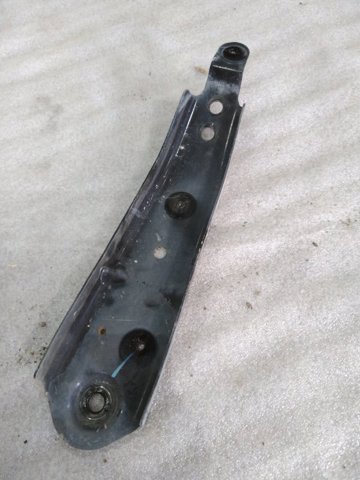 Кронштейн задньої балки 554515NA0A NISSAN