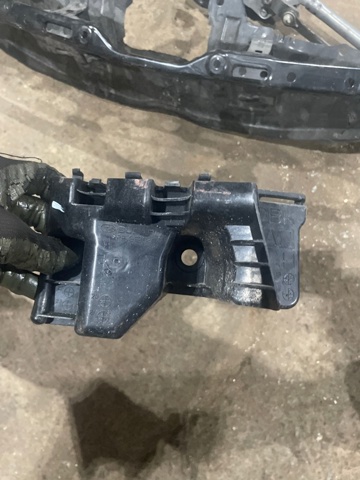 Ліве кріплення заднього бампера 57707AN37A SUBARU