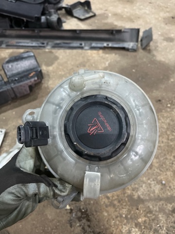 Бачок розширювальний 5Q0121407AA VAG