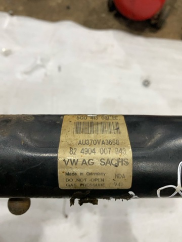 Стойка амортизатора передняя Фольксваген Пассат B8