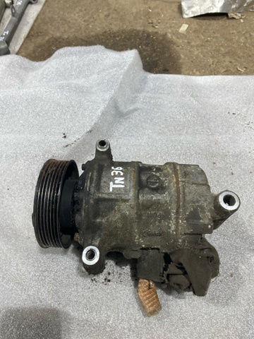 Компресор кліматичної установки 5Q0820803F VAG