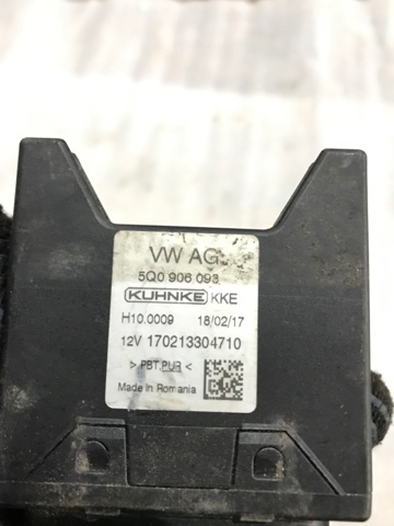 Модуль управління (ЕБУ) паливного насоса 5Q0906093 VAG
