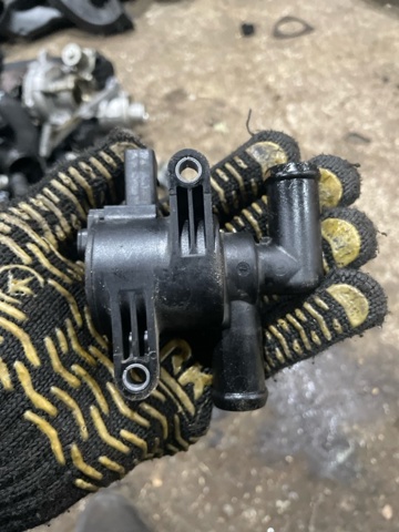 Регулюючий клапан охолоджувальної рідини 5Q0906457B VAG