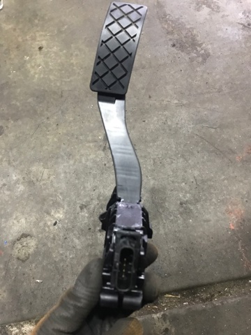 Педаль газу (акселератора) Audi Q3