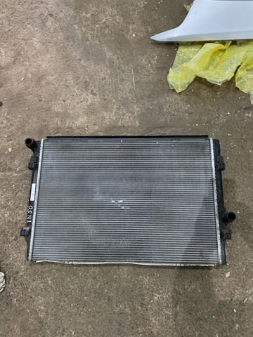 Радіатор Volkswagen Golf VIII