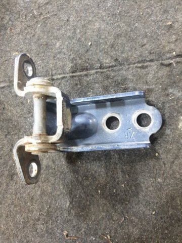 Петля задніх правих дверей 60479FG021 SUBARU