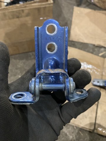 Завіса дверей задніх правих 60479FG022 SUBARU