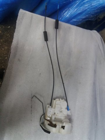 Замок передніх пасажирських дверей 61032AJ00A SUBARU