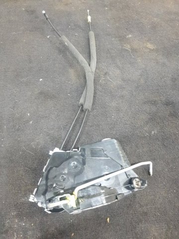 Замок водійських дверей 61032VA090 SUBARU