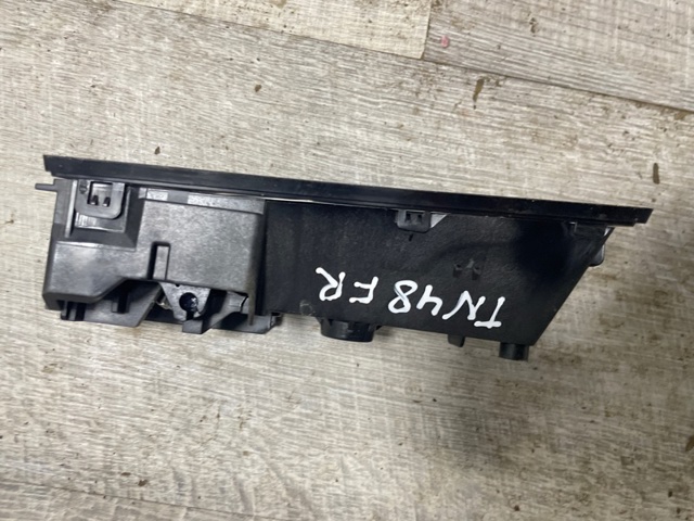 Ручка правих дверей зовнішня 61051XC120TP SUBARU
