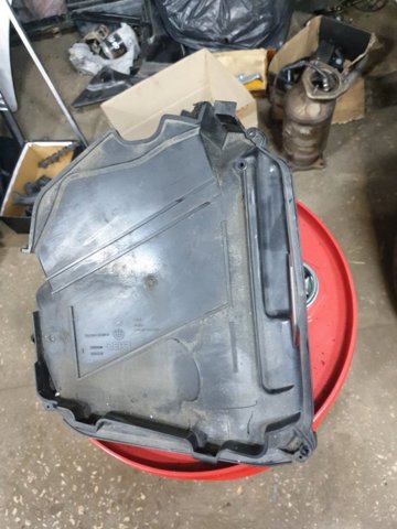 Корпус повітряного фільтра 64119216222 BMW