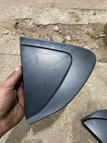 Скло багажника, ліве 65240AN050 SUBARU