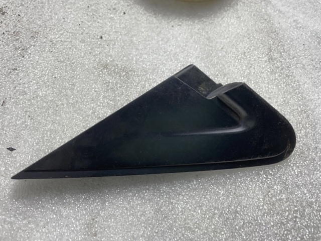 Молдинг переднього лівого крила 65250SG010 SUBARU