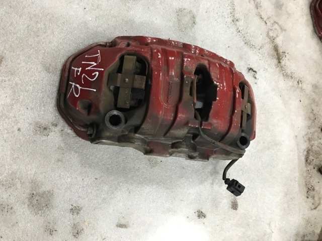 Супорт гальмівний, передній, правий 7PP615124P PORSCHE