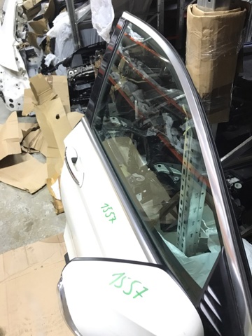 Скло пасажирських дверей 803005VS0A NISSAN