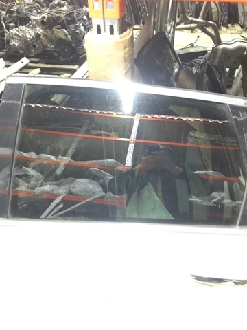 Скло заднє ліве 823015NA2A NISSAN