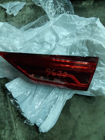 Стоп задній 83A945094B VAG