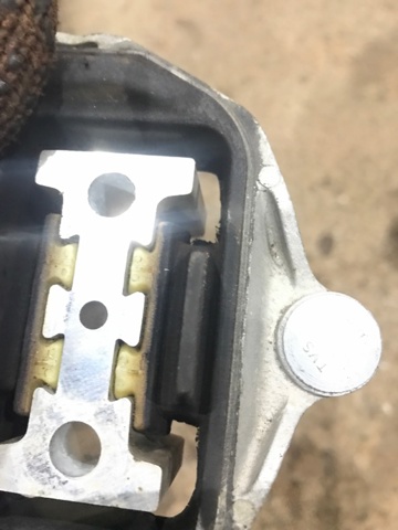 Подушка коробки передач 8K0399151DB PORSCHE