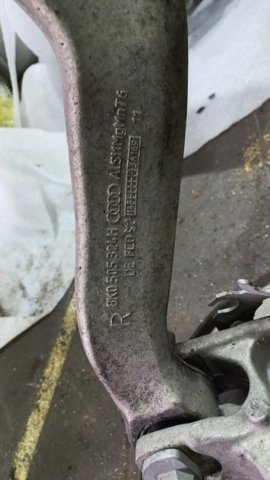 Важіль підвіски задній правий 8K0505324H PORSCHE