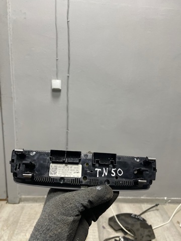 Блок управління режимів опалення / кондиціонування 8V0820043QIMJ VAG