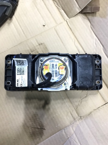 Установка подушки безпеки пасажира 8V0880204F VAG