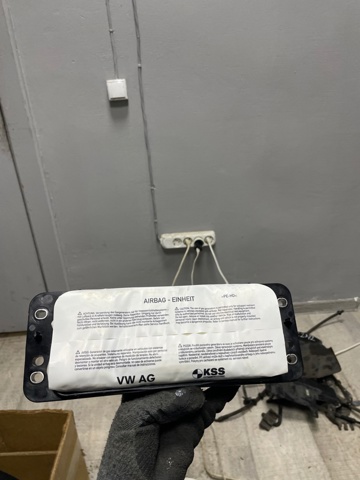 Подушка безпеки пасажира 8V0880204H VAG