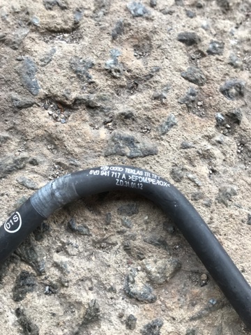 Трубка омивача фар 8V0941717A VAG
