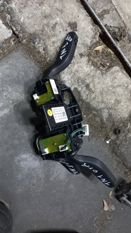 Перемикач підрульовий 8V0953502H VAG