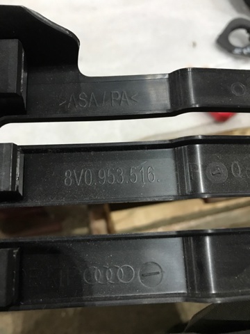 Передня панель 8V0953512Q4PK VAG