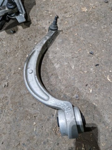 Важіль передній лівий 8W0407693B VAG