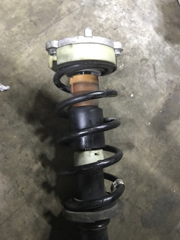 Пружина амортизатора передняя 8W0411105CM VAG