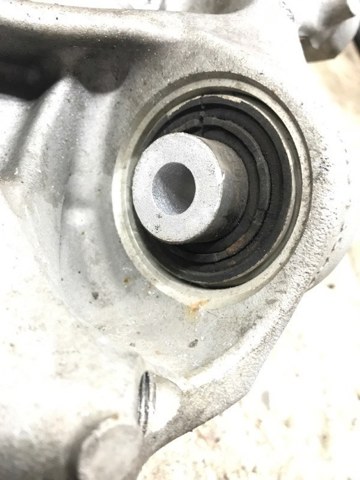 Цапфа - поворотний кулак задній, правий 8W0505432Q VAG