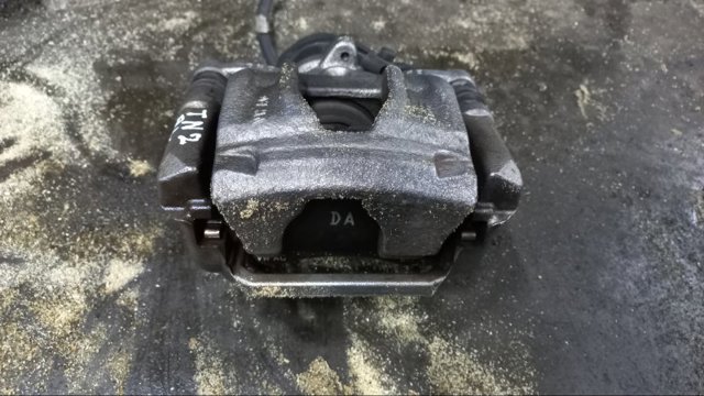 Скоба супорту заднього 8W0615425A VAG