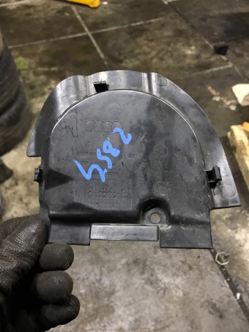 Лючок підкрилка переднього лівого 8W0805583A VAG