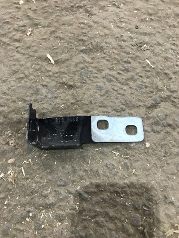 Кронштейн кріплення крила переднього лівого, задній 8W0821433A VAG